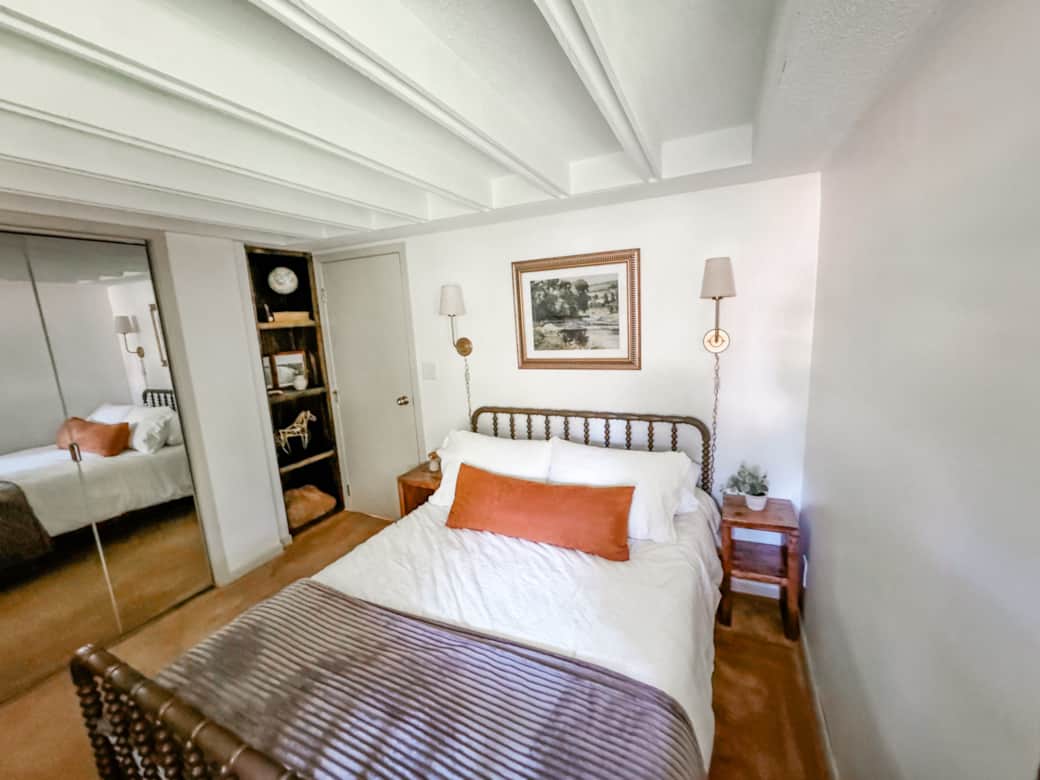 Bedroom 2 (Main Floor)