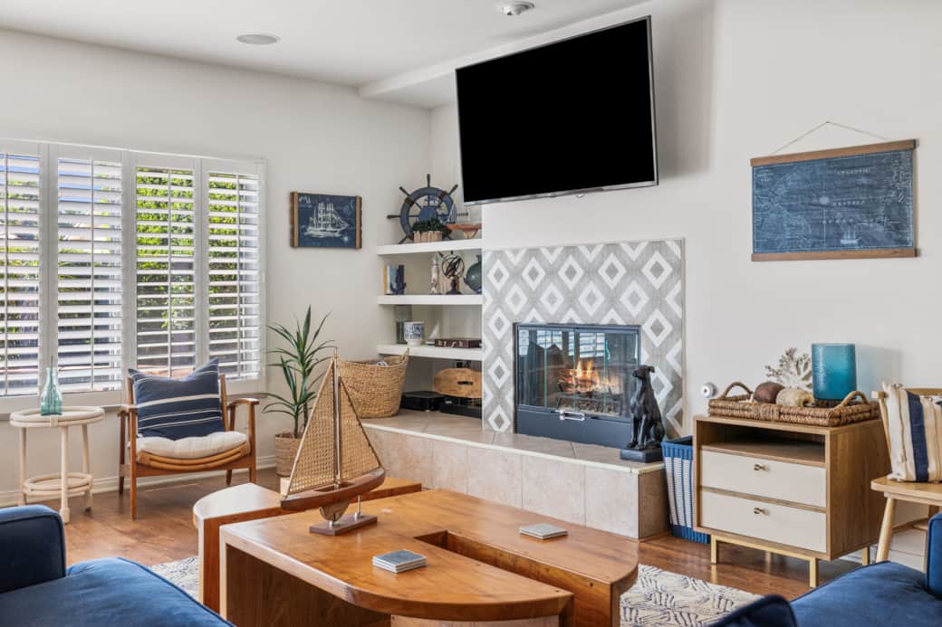Make your self at home in this comfortable living space with central TV and fireplace Make your self at home in this comfortable living space with central TV and fireplace