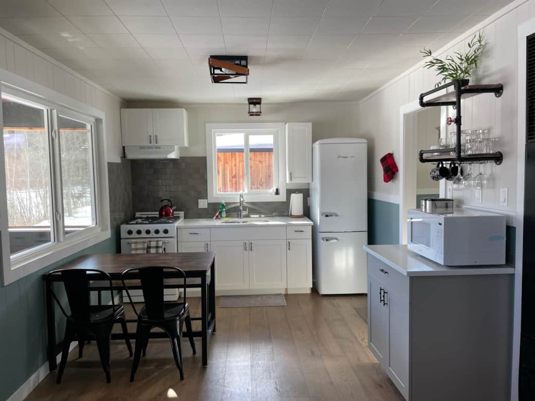 Lakefront Cabin 2 Cabin in ThompsonNicola