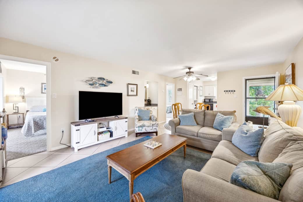 Amelia Landings 5F - Living Area 3