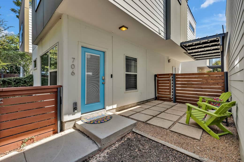 Enjoy a little siesta outside on the patio!