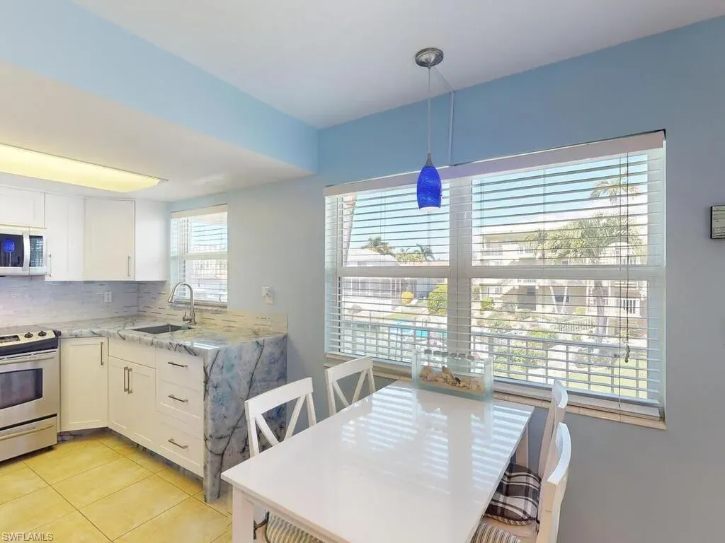 Dining Room Table With Great View