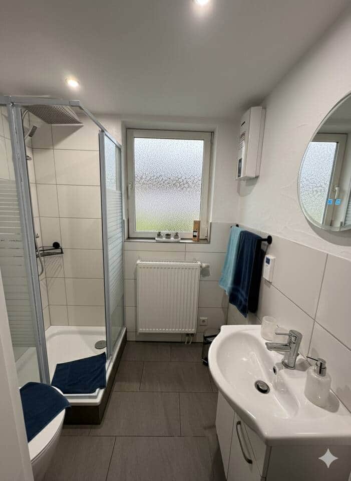 Badezimmer mit Dusche