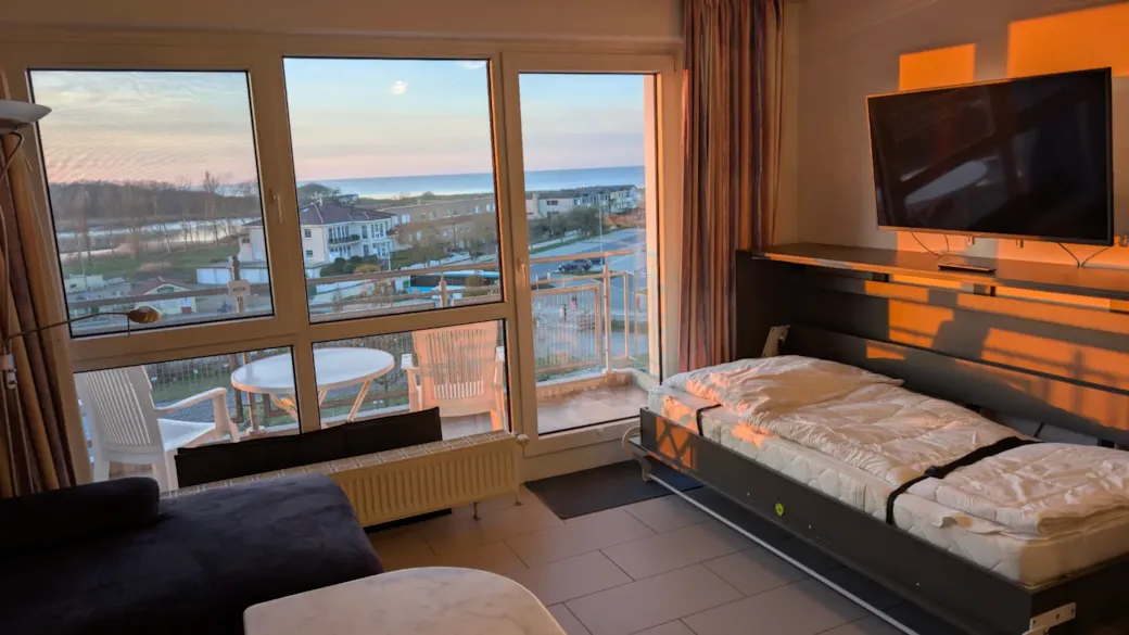 Wohnzimmer  mit Schrankbett