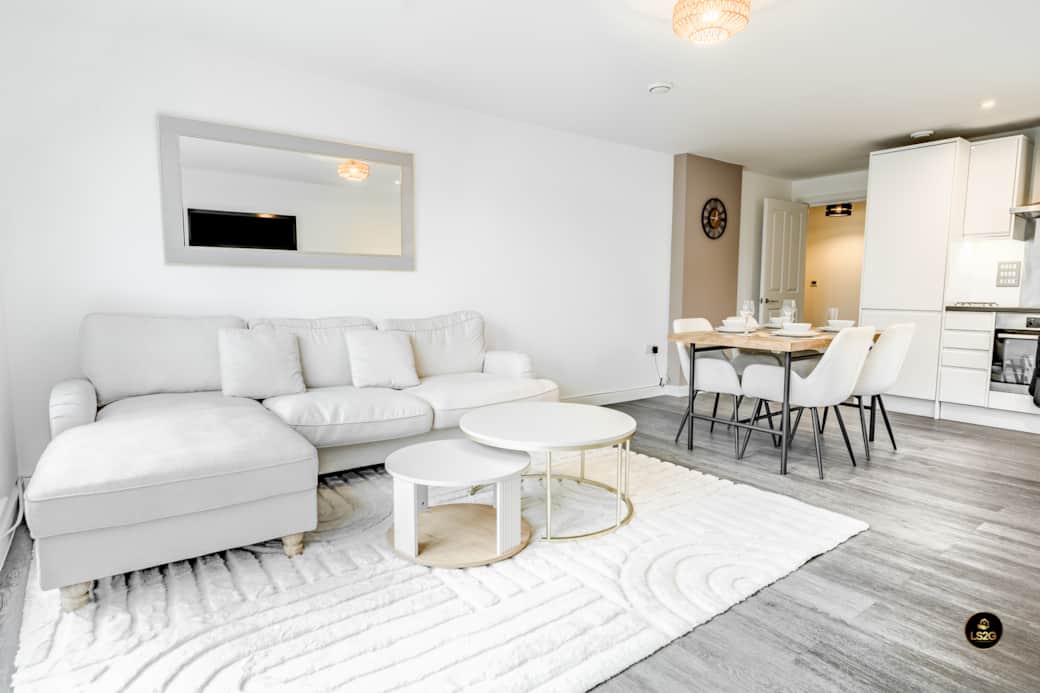 Living area and dining area with Balcony and smart TV Living area and dining area with Balcony and smart TV