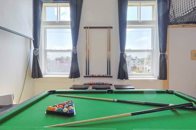 Jouez au billard avec vos amies et familles!