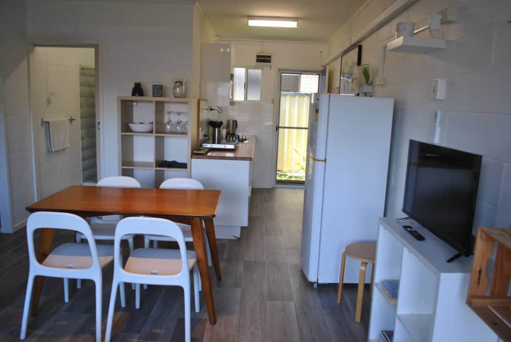 Dining area & Kitchenette