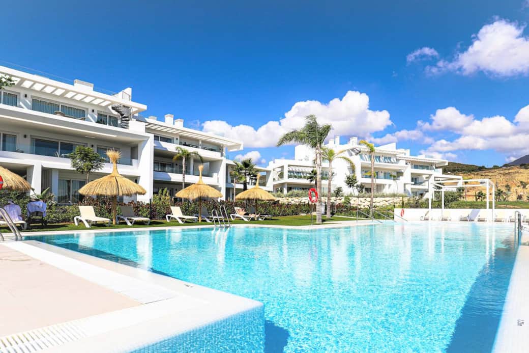 Dive into paradise – exclusive pool & lagoon access at Alcazaba Lagoon. Dive into paradise – exclusive pool & lagoon access at Alcazaba Lagoon.