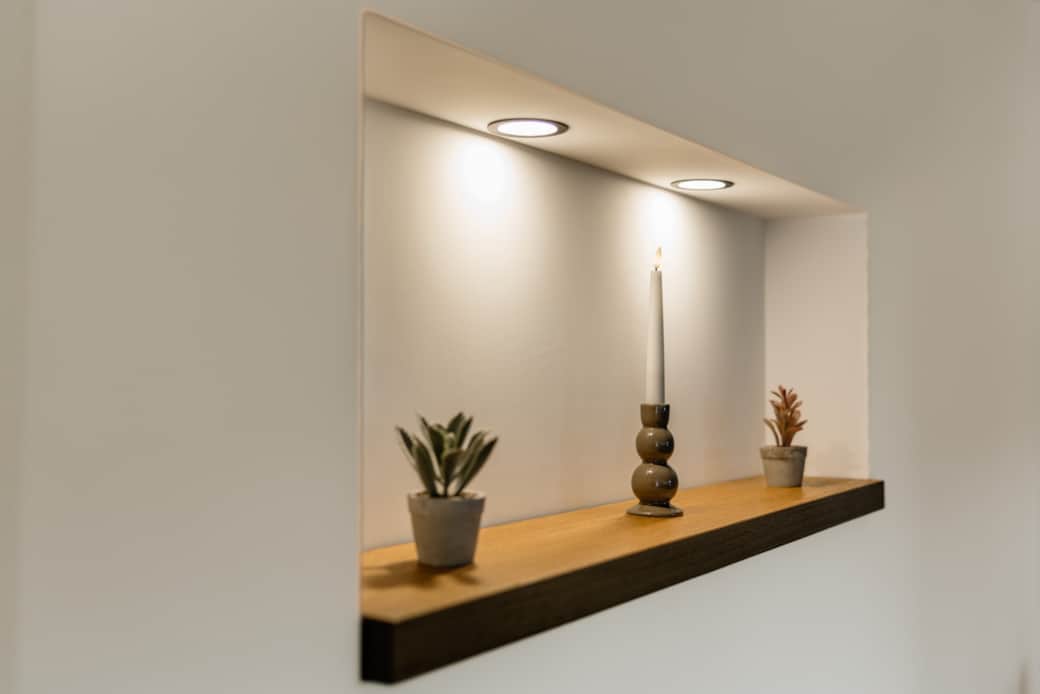 Dekorative Wandbeleuchtung im Esszimmer – sorgt für gemütliches Ambiente.