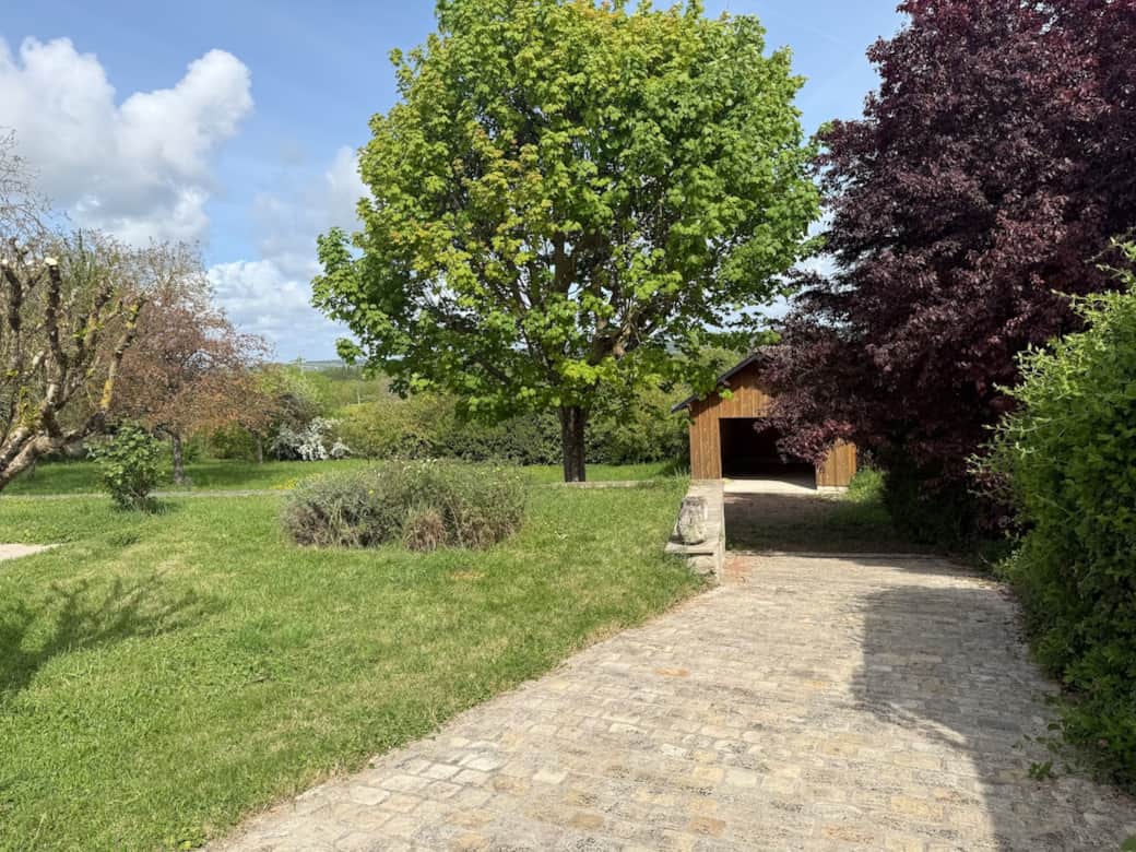 Vue extérieure du jardin