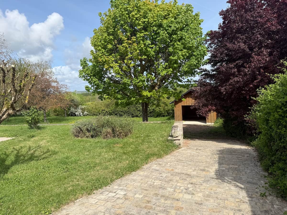 Vue extérieure du jardin