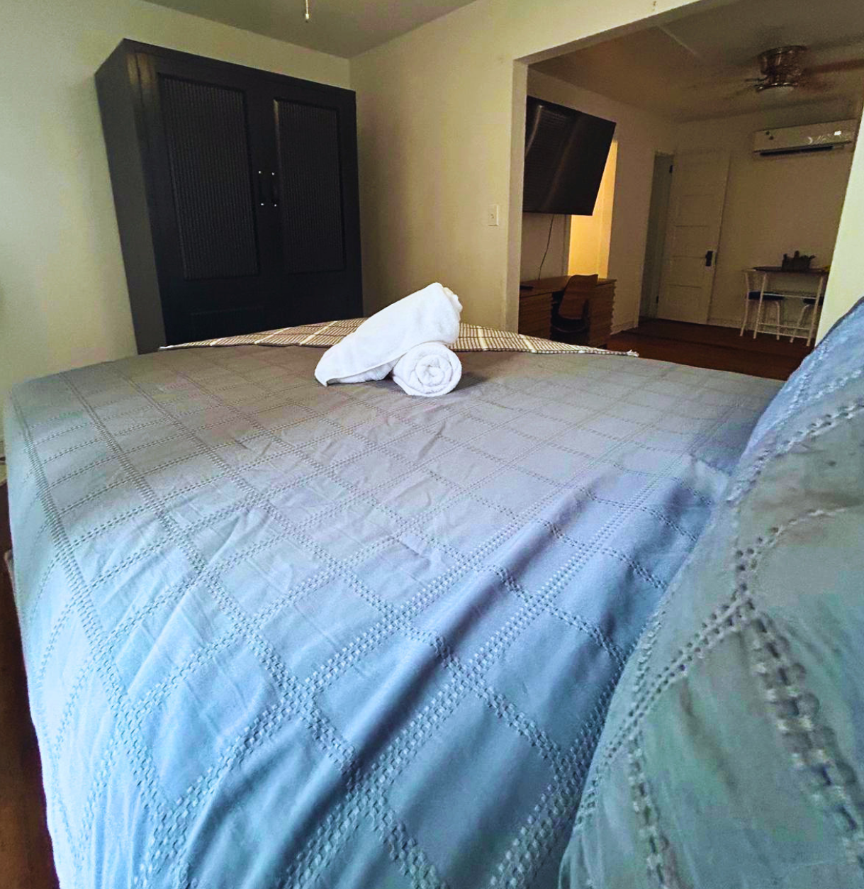 Rest easy with premium linens, comfy pillows, and a spacious closet. Lakeland, FL