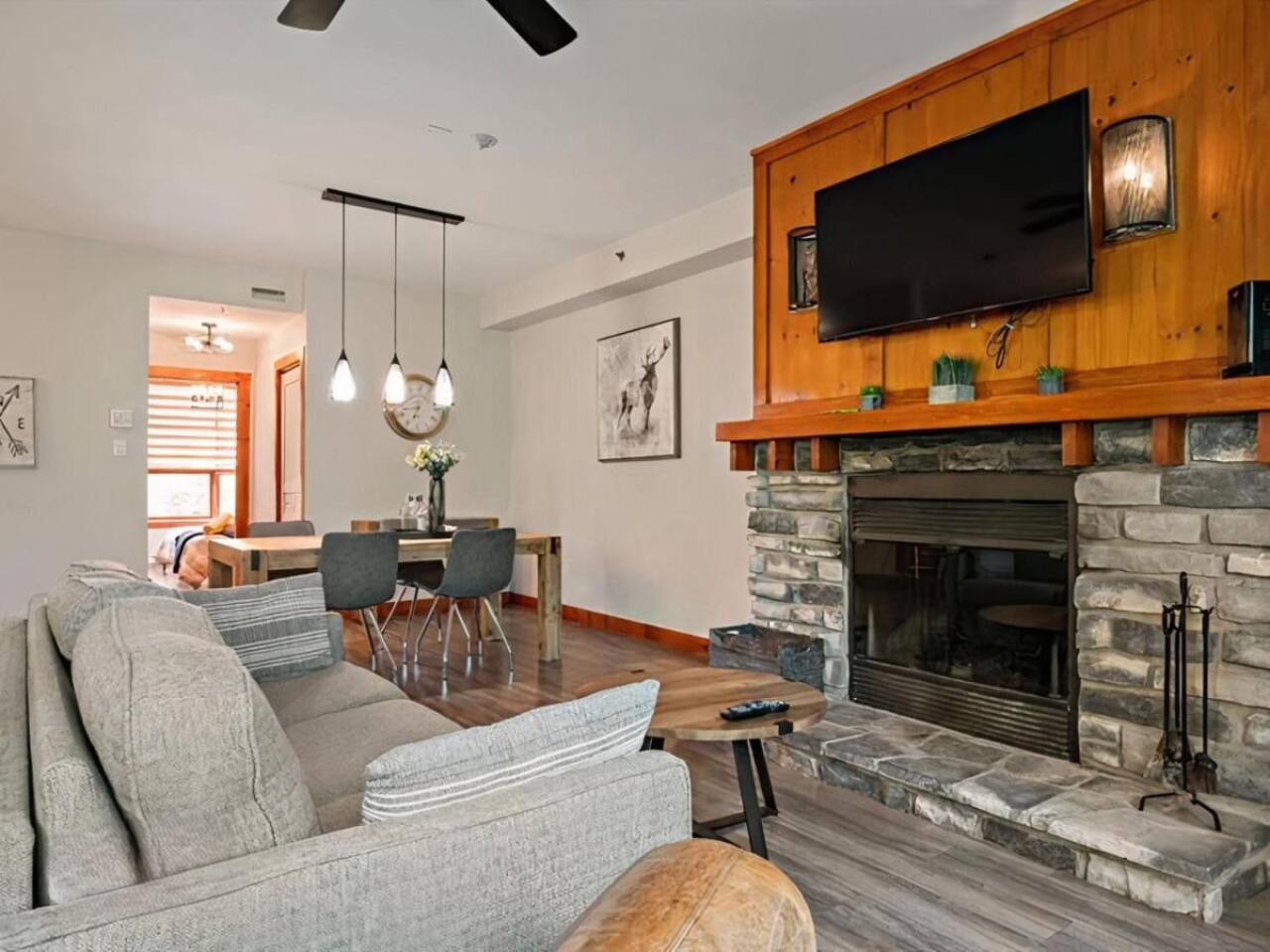 High-end ski cottage Mont-Tremblant near slopes and outdoor activities