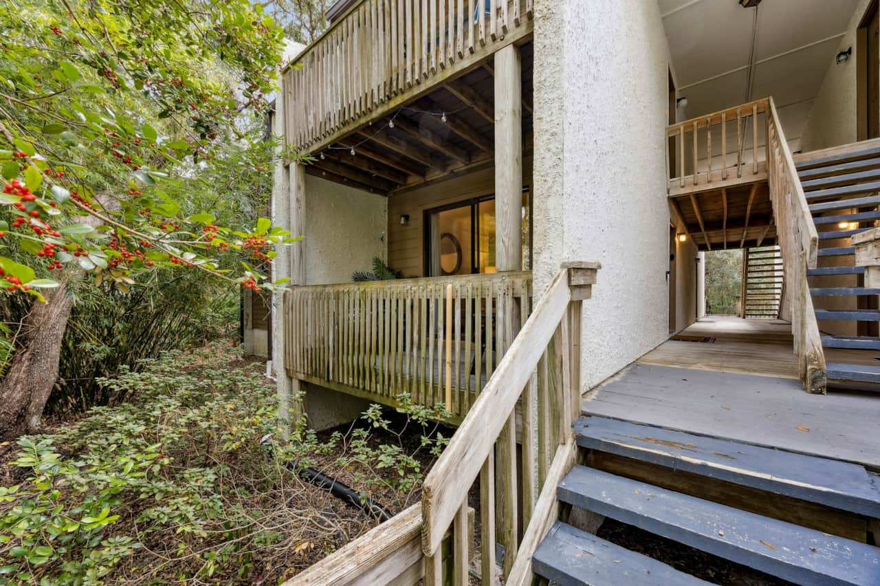 I3 Forest Ridge - Walkway to Unit 3