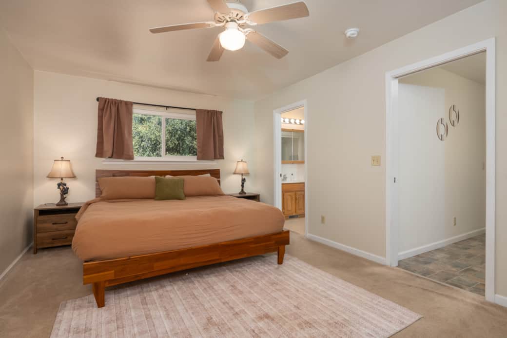 Master bedroom 