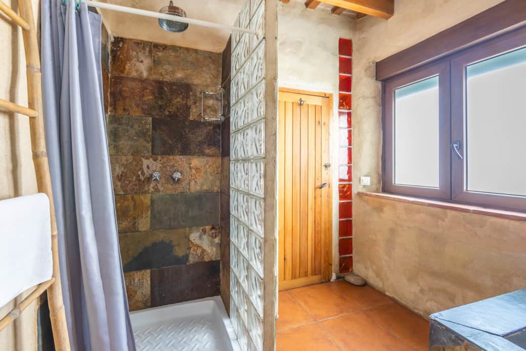 Tarifa chic night wave studio independent shower Tarifa chic night wave studio independent shower