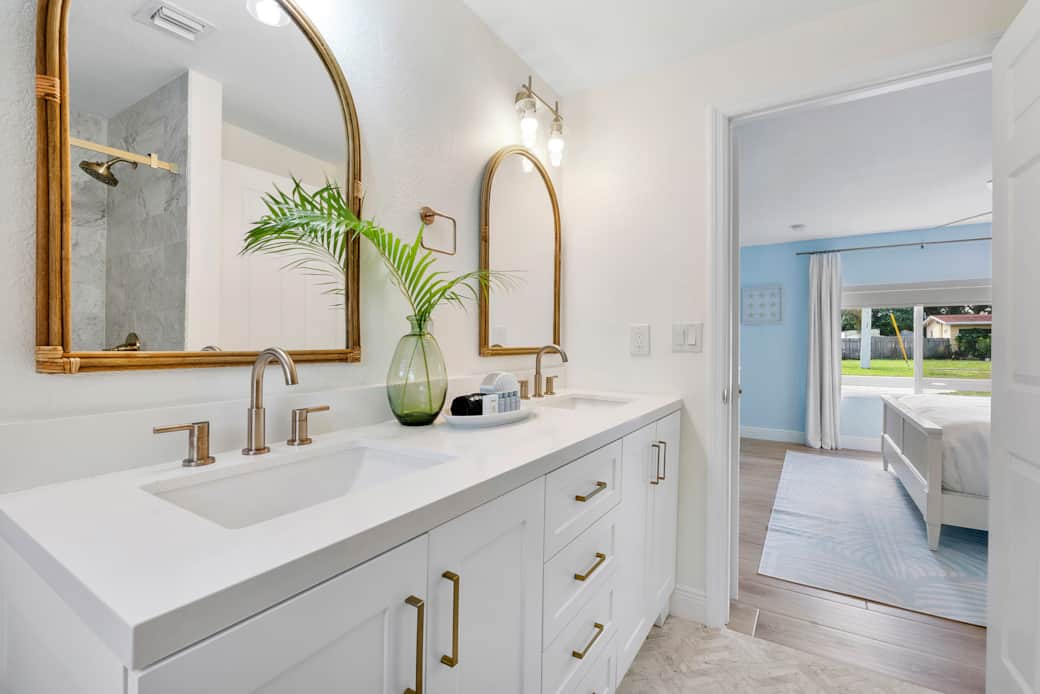 Sea La Vie Primary Bathroom