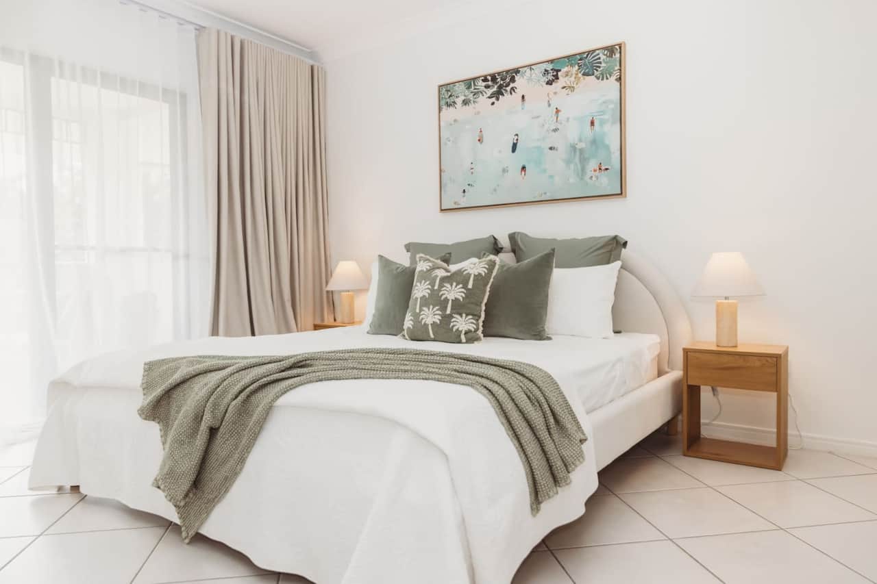 King ensuite bedroom
