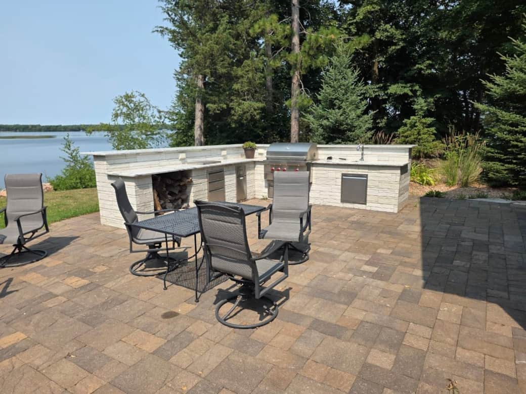 Outdoor Kitchen