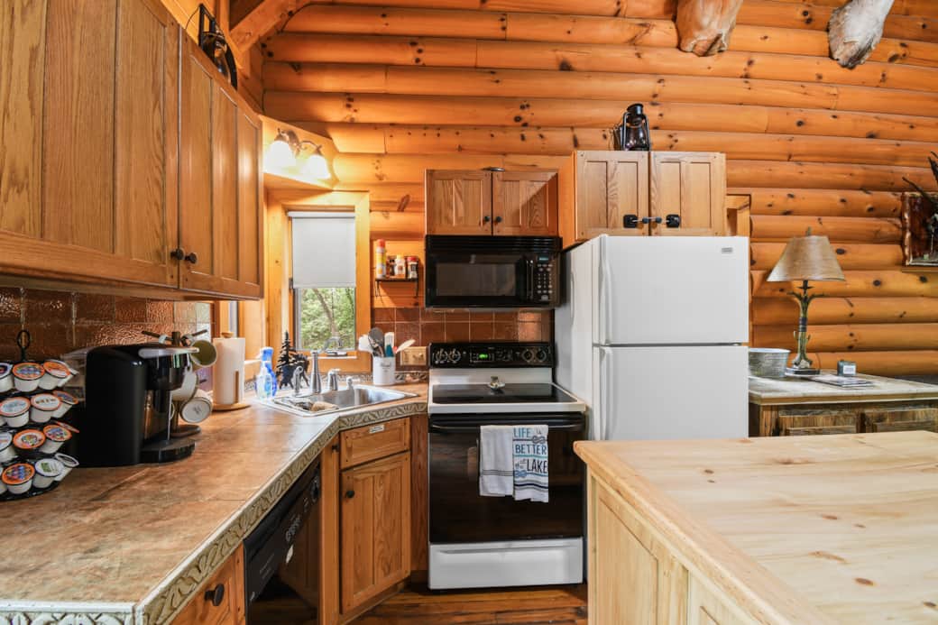 Refrigerator, microwave, stove and dishwasher!