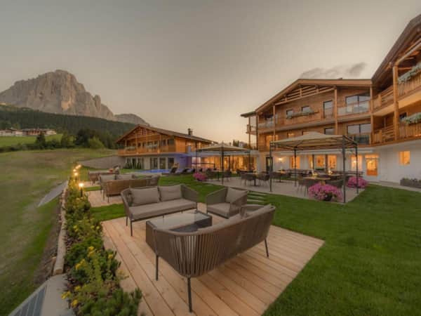 Sella 4BR Chalet in Selva Val Gardena