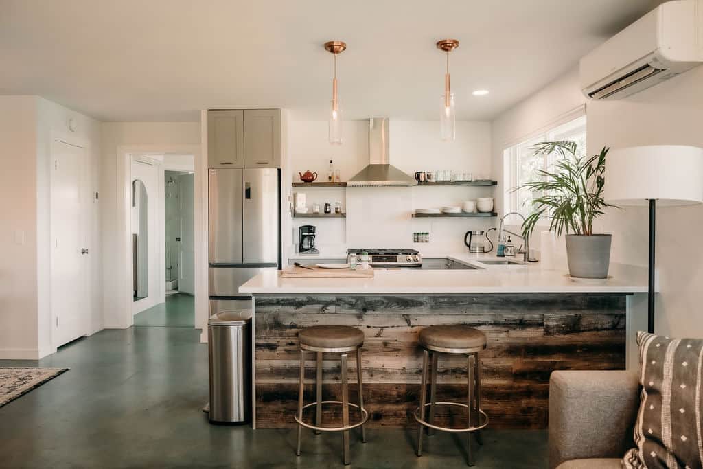 Full Kitchen with plenty of counter space. Full Kitchen with plenty of counter space.