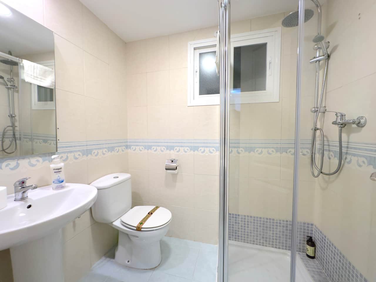 Bathroom 2 ALCAZABA Málaga City Apartment HOMINGBOOK