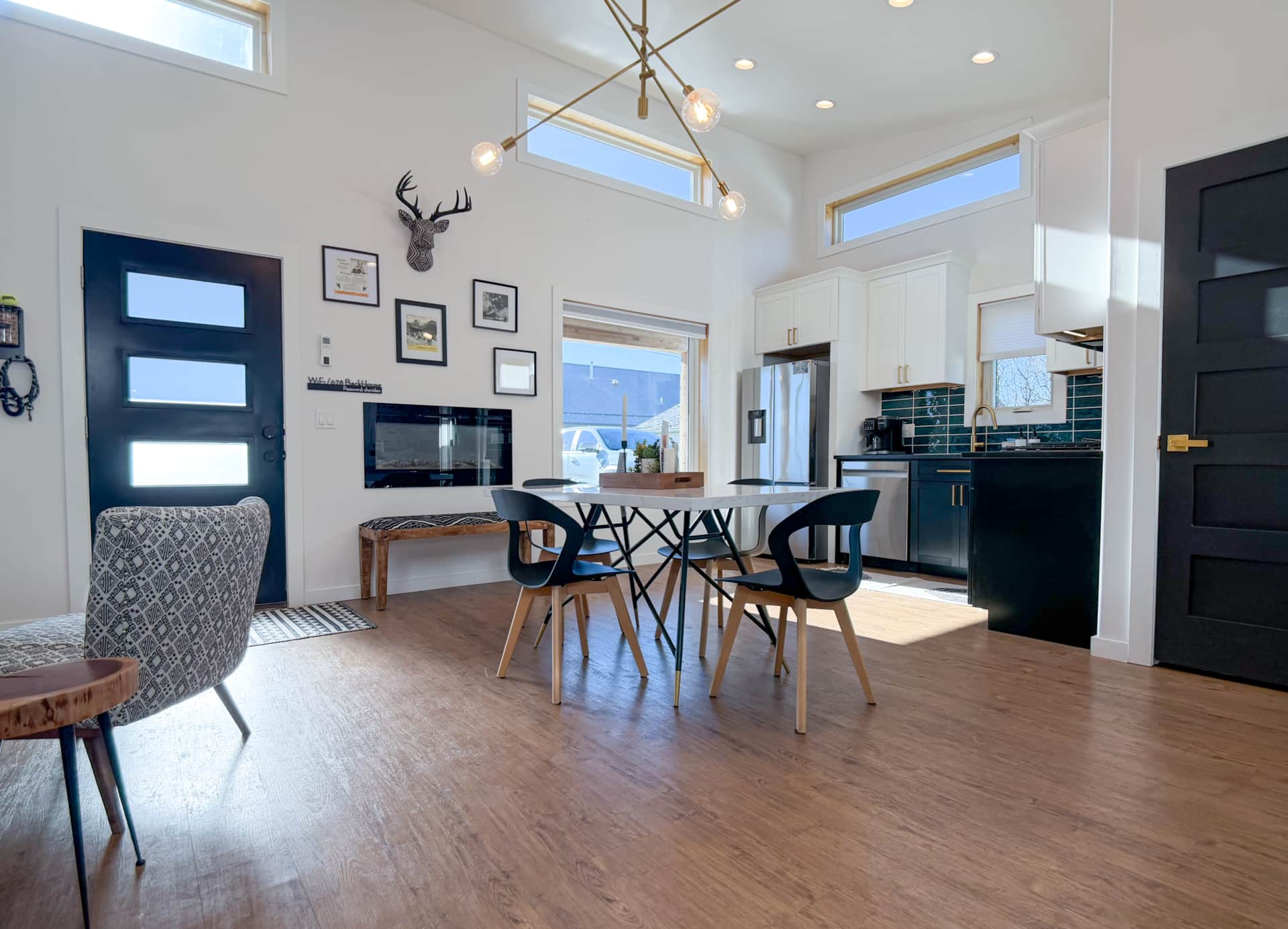 The Wayfarer Bungalow - Private Vacation Rental Downtown Sheridan Wyoming