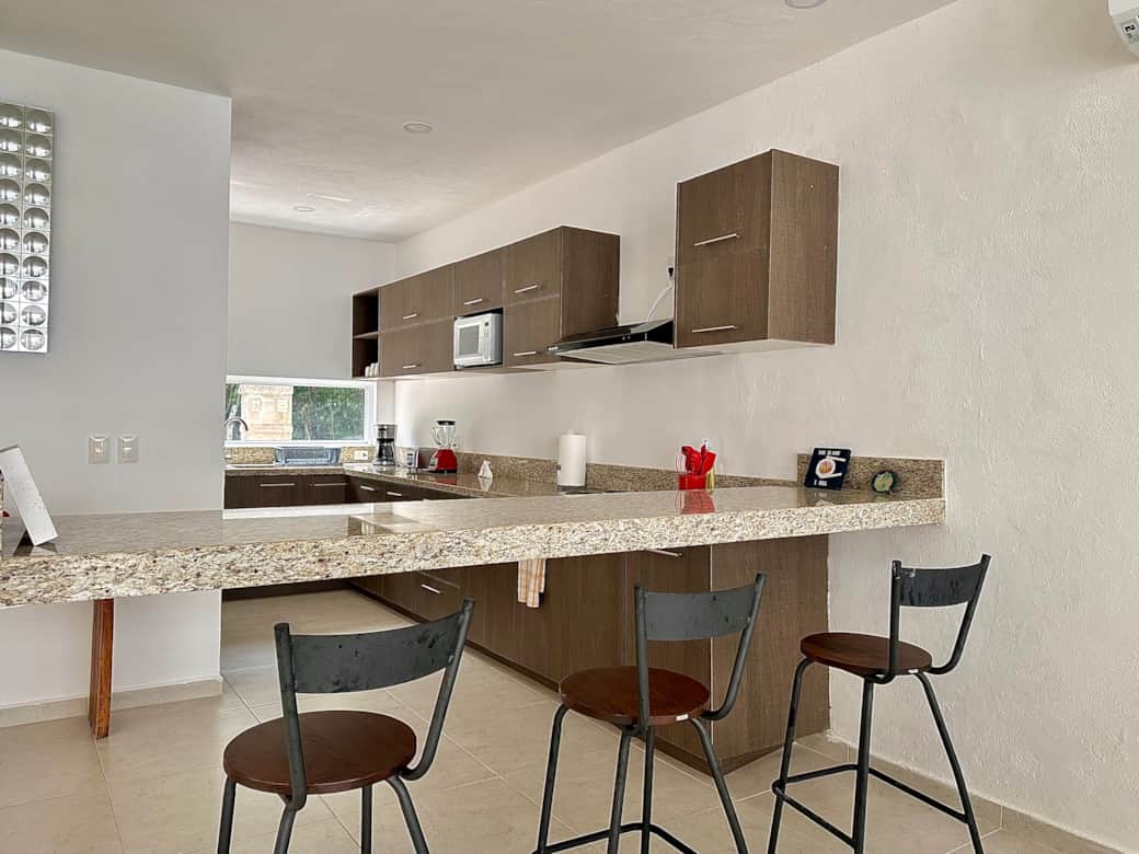 Complete and fully equipped kitchen
