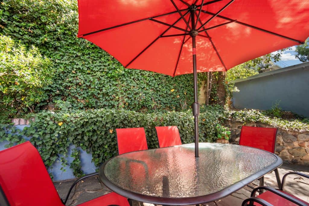 19 web or mls 105 w leroux st