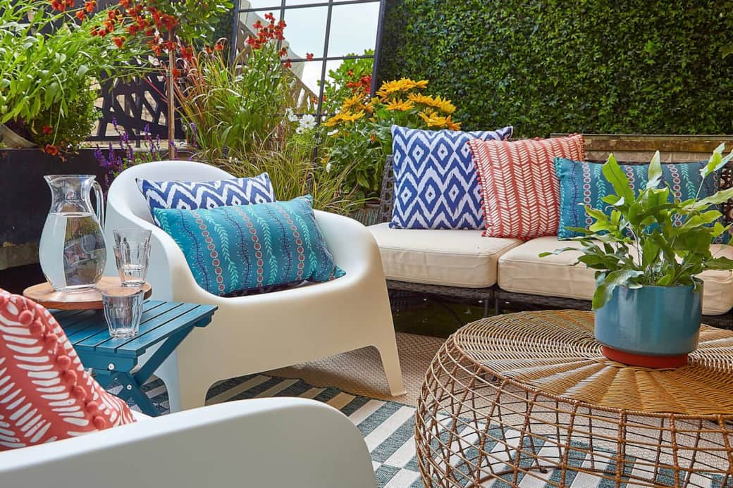 Lots of comfy seating on roof terrace Lots of comfy seating on roof terrace