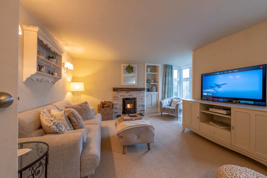 Snug romantic hideaway Snug romantic hideaway