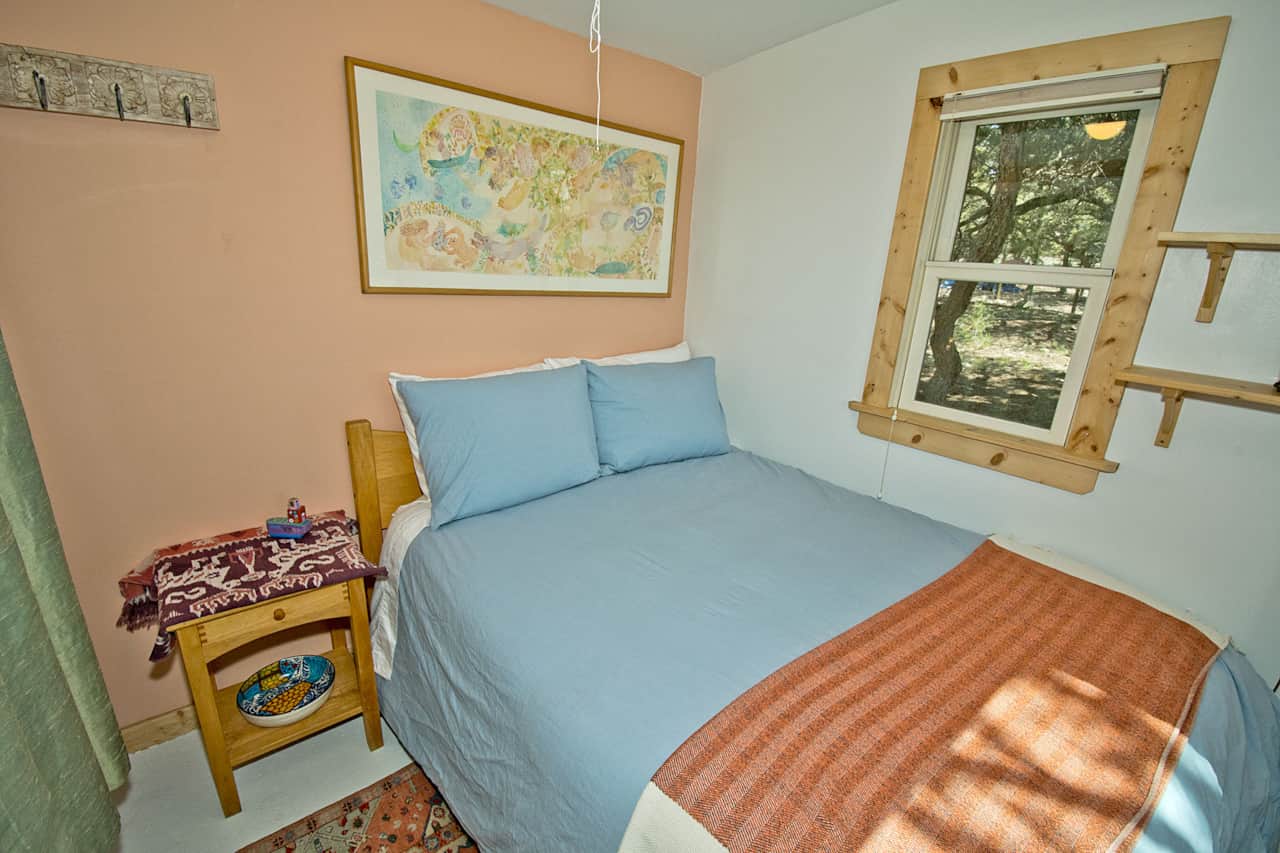 Tiny Bedroom Cabin with Double Bed