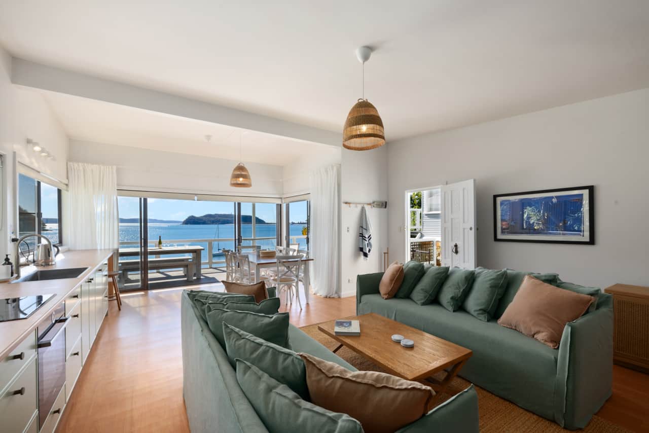 Lounge room ... with views