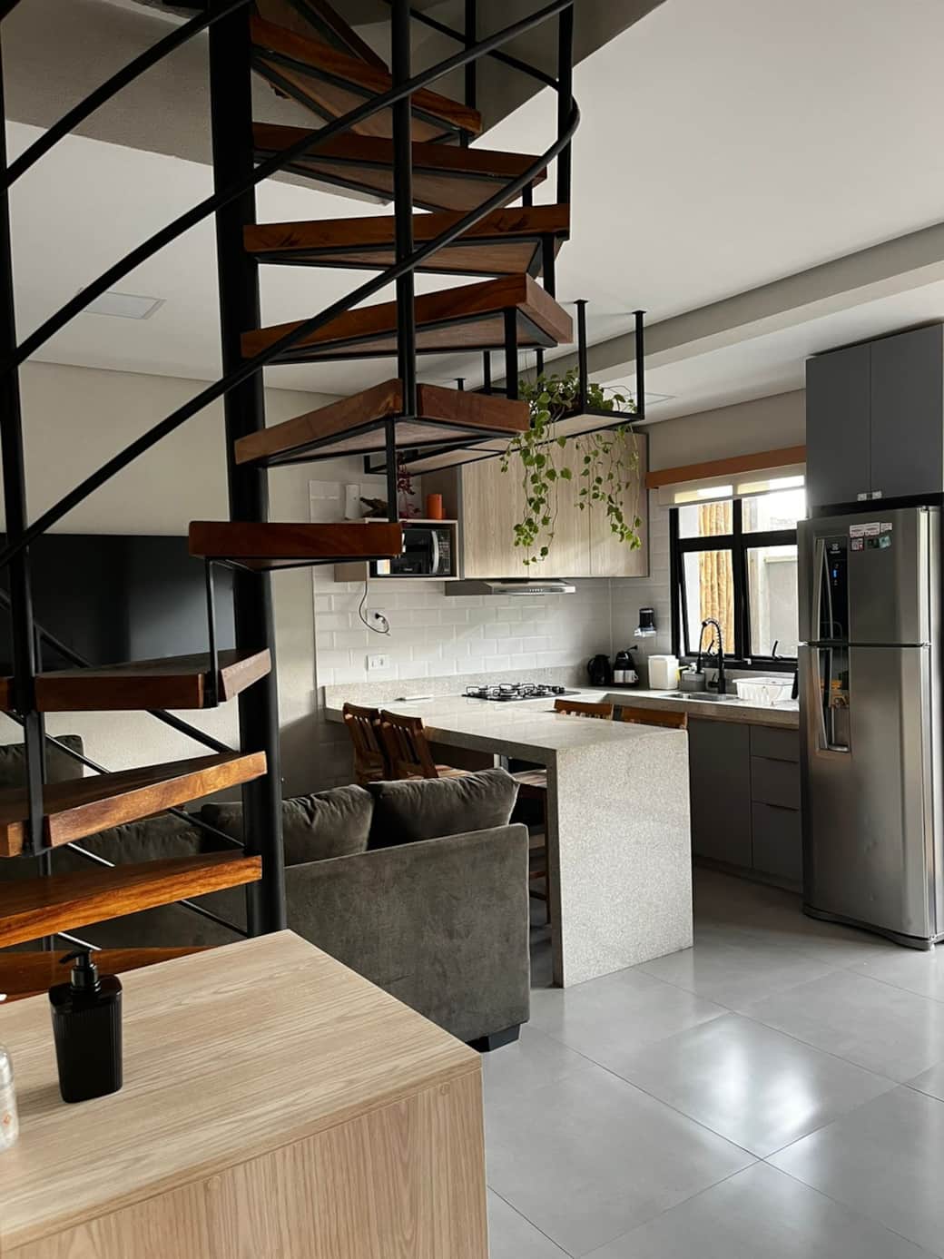 Vista escada cozinha Vista escada cozinha