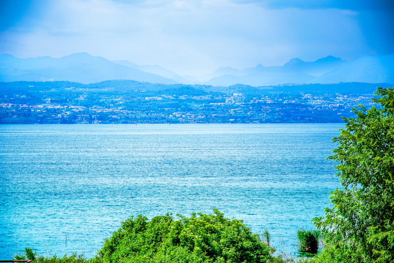 A zoom on the lake view