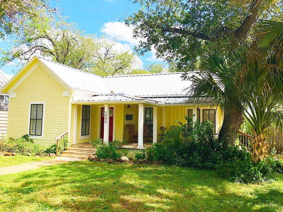 Welcome to Aunt Hattie's Farmhouse!