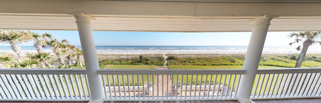 Balcony - The Reunion House