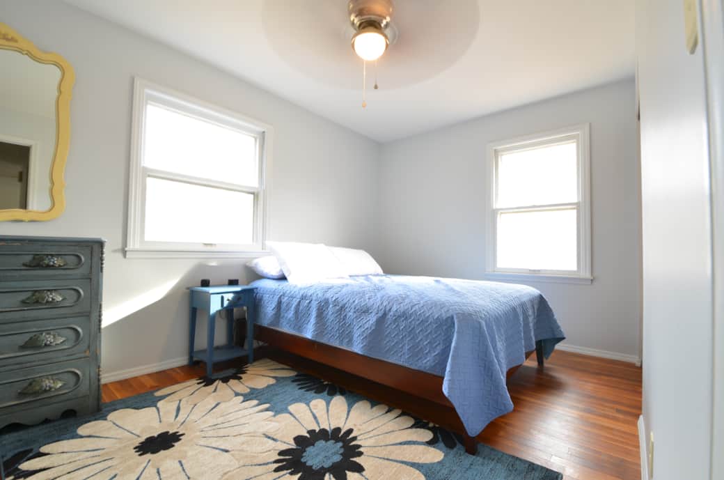 The Blue Bedroom - Queen sized bed with a Roku TV and power for your devices. 