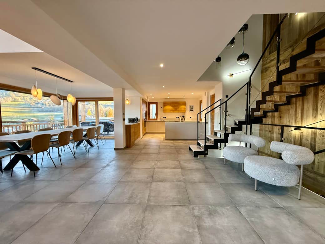 Entrée du chalet spacieuse