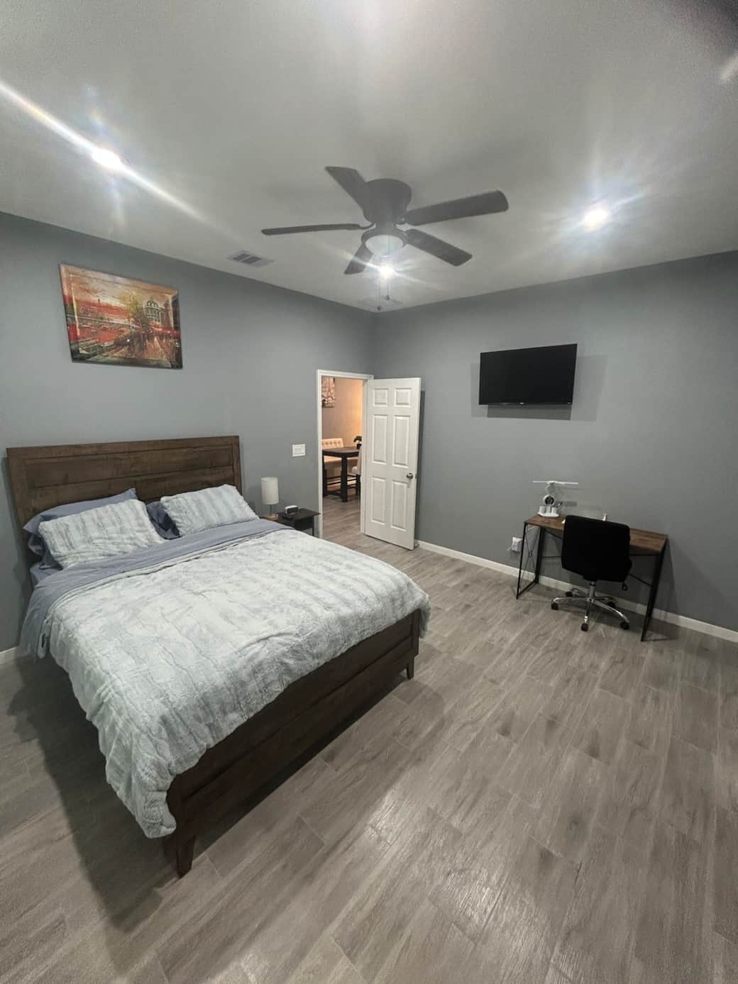 Comfortable Queen Bed