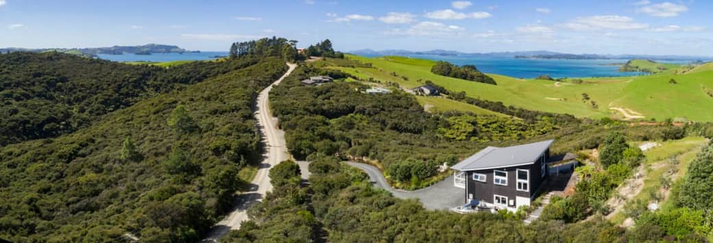 Wharau Lodge, Kerikeri. Coastal retreat with stunning views of the Historic Bay of Islands.