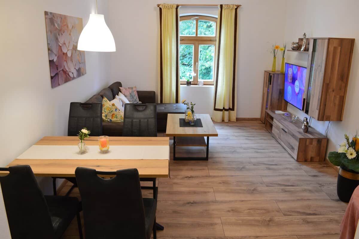 Essbereich & Wohnzimmer