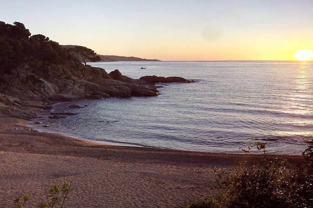 Off-season picture of the private beach. Isn't it beautiful?