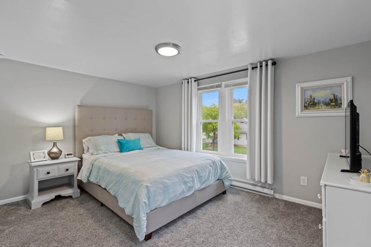 Queen size bed