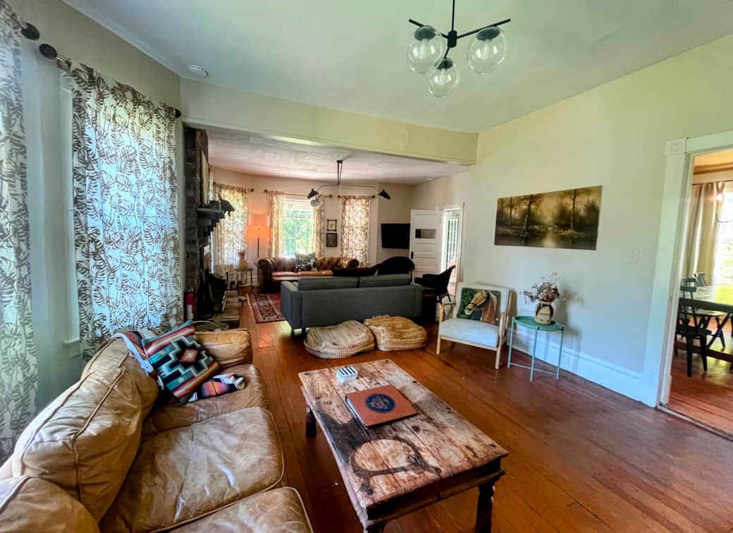 Clove game/ living area