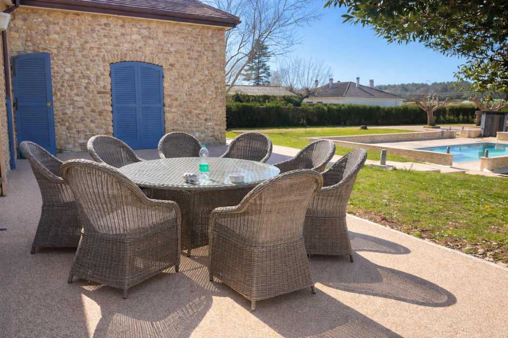 Maison serenite dordogne patio seating area monpazier
