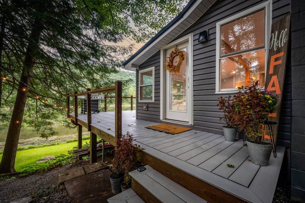 Entrance - keyless/code entry