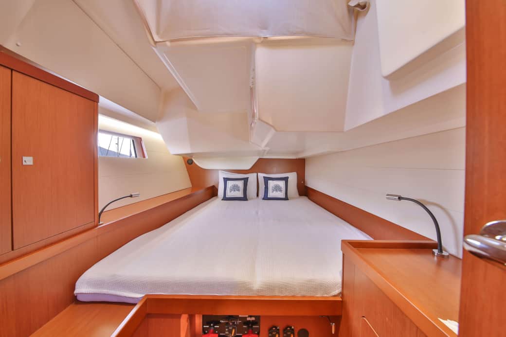 starboardside_aft_cabin