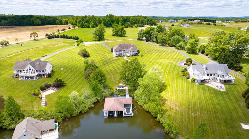 La Vita Bella and Dock House Pictured in the Middle